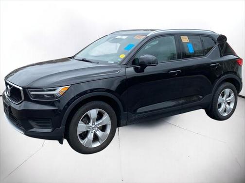 2020 Volvo XC40 T5 Momentum