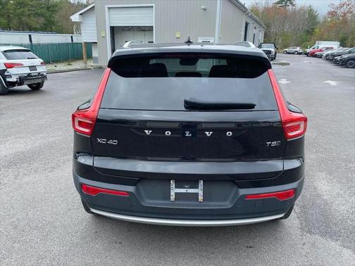 2020 Volvo XC40 T5 Momentum