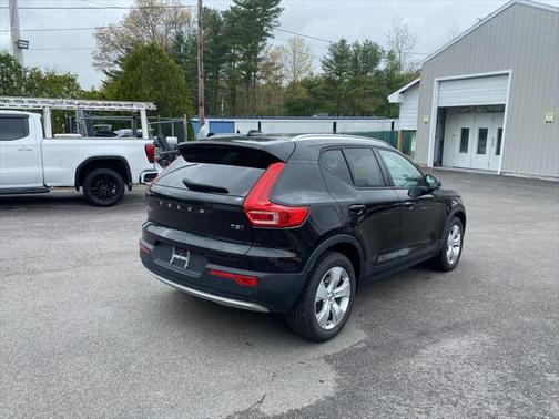2020 Volvo XC40 T5 Momentum