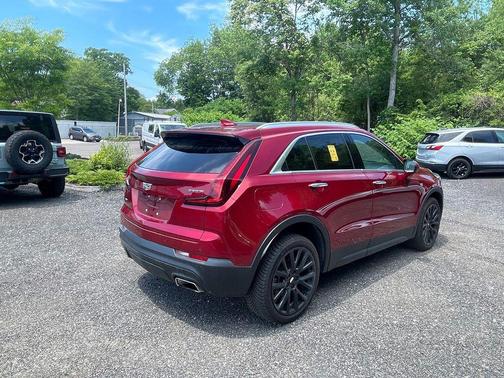 Infrared Tintcoat 2021 Cadillac XT4 Luxury