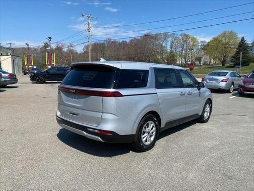 2022 Kia Carnival LX