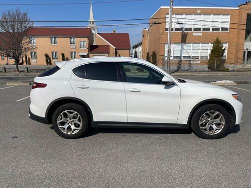 2020 Alfa Romeo Stelvio Base