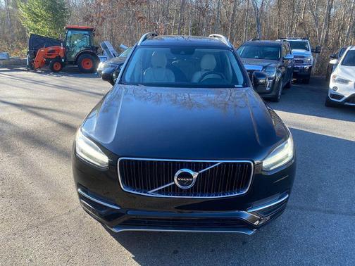 2017 Volvo XC90 T6 Momentum