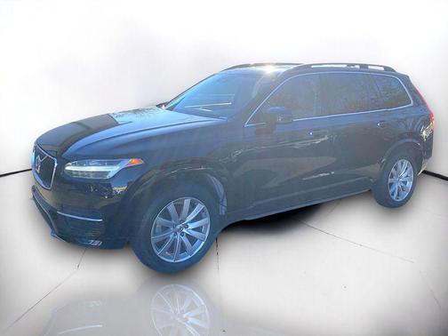 2017 Volvo XC90 T6 Momentum