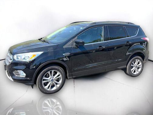 White Platinum Metallic Tri-Coat 2017 Ford Escape SE
