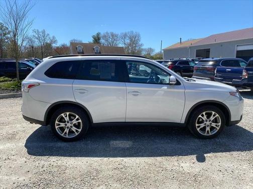 2015 Mitsubishi Outlander SE
