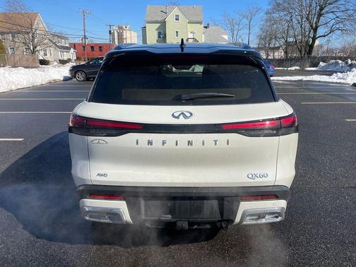 Majestic White/Black Obsidian 2022 INFINITI QX60 AUTOGRAPH