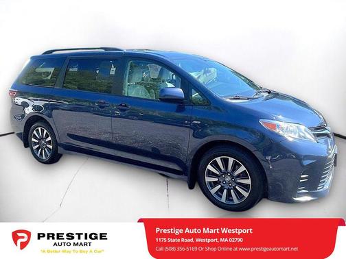 Parisian Night Pearl 2018 Toyota Sienna LE