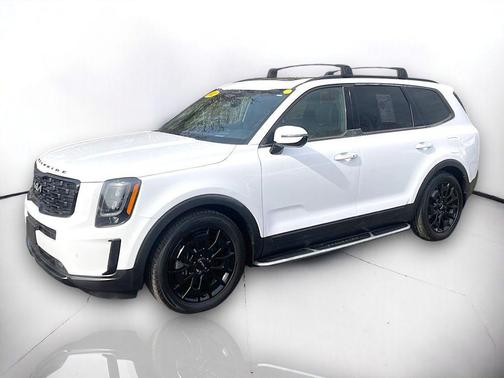Glacial White Pearl 2022 Kia Telluride SX