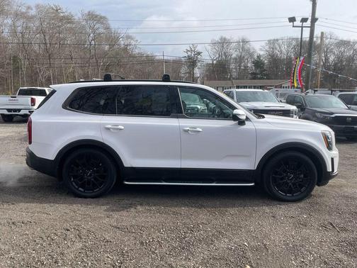 Glacial White Pearl 2022 Kia Telluride SX