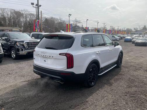 Glacial White Pearl 2022 Kia Telluride SX