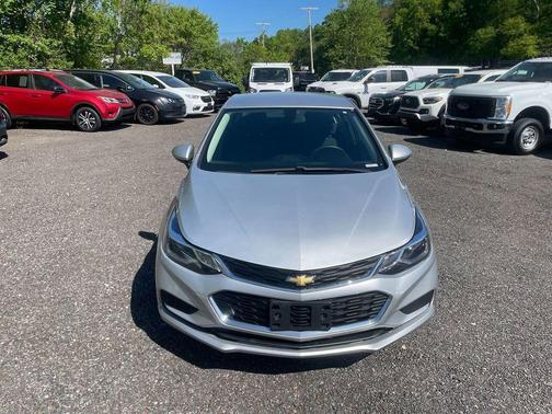 Silver Ice Metallic 2018 Chevrolet Cruze LT