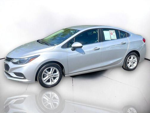Silver Ice Metallic 2018 Chevrolet Cruze LT