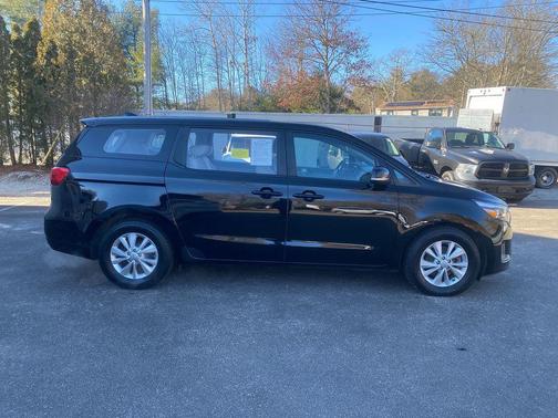 2018 Kia Sedona L