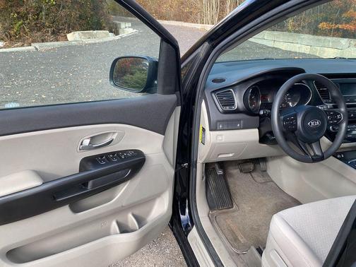 2018 Kia Sedona L