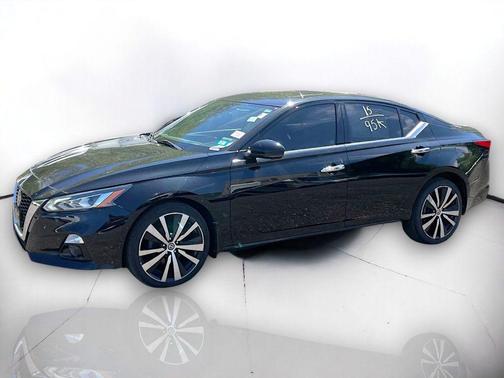 Super Black 2019 Nissan Altima 2.5 Platinum