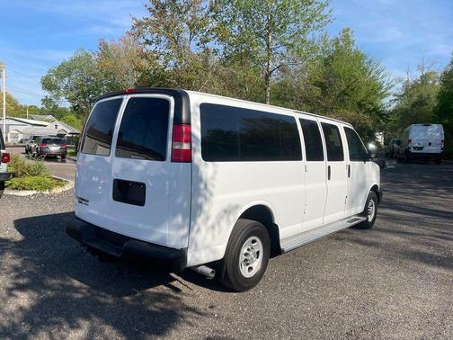 Summit White 2014 Chevrolet Express 3500 LS