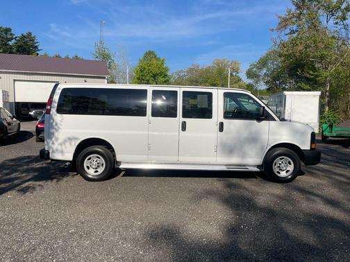 Summit White 2014 Chevrolet Express 3500 LS