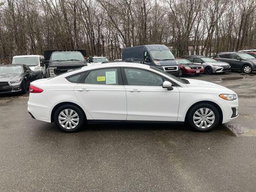 Oxford White 2020 Ford Fusion S