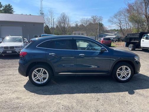 2021 Mercedes-Benz GLA 250 Base 4MATIC