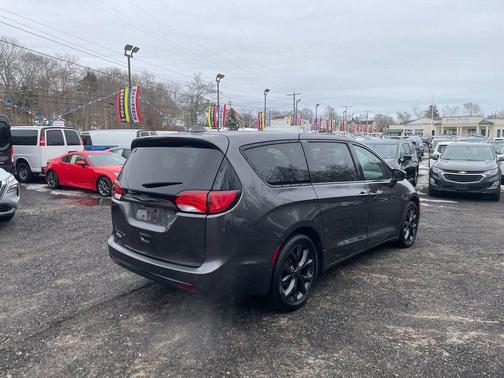 2018 Chrysler Pacifica Touring Plus