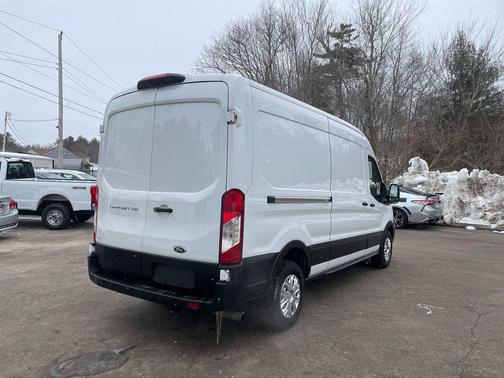 2022 Ford Transit-250 Base