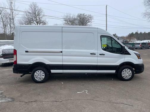 2022 Ford Transit-250 Base