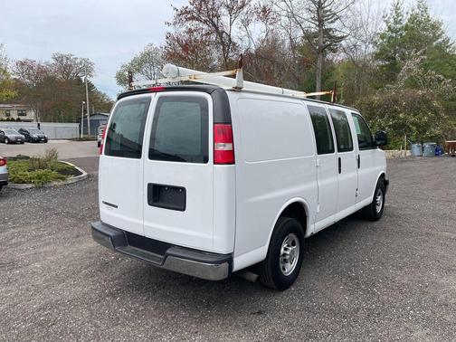 Summit White 2015 Chevrolet Express 2500 Work Van