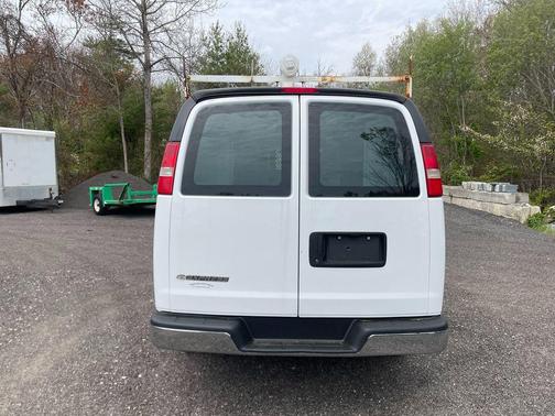 Summit White 2015 Chevrolet Express 2500 Work Van
