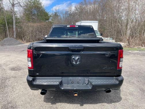 Diamond Black Crystal Pearlcoat 2019 RAM 1500 Big Horn