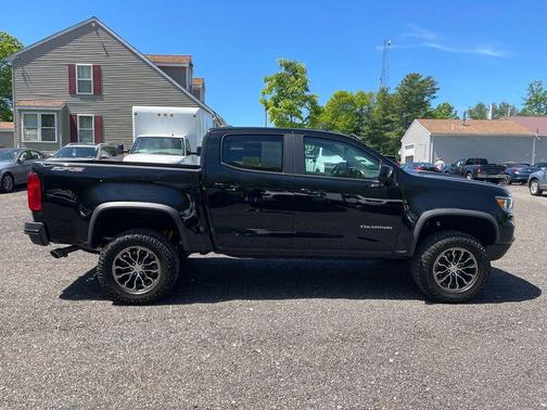 Black 2022 Chevrolet Colorado ZR2