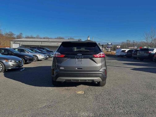 Gray Metallic 2023 Ford Edge SEL