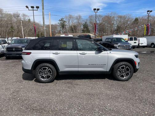 2023 Jeep Grand Cherokee 4xe Trailhawk