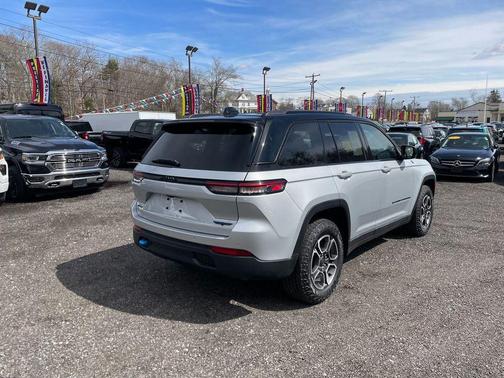 2023 Jeep Grand Cherokee 4xe Trailhawk