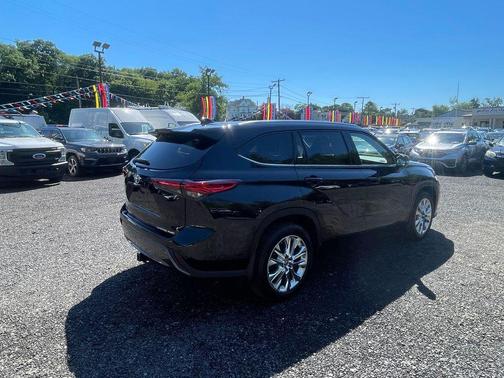 Midnight Black Metallic 2021 Toyota Highlander Limited