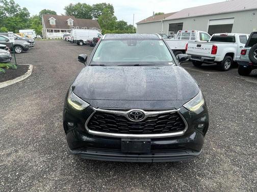 Midnight Black Metallic 2021 Toyota Highlander Limited