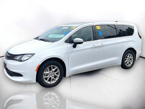 Bright White Clearcoat 2023 Chrysler Voyager LX