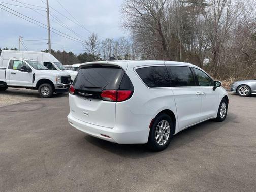 Bright White Clearcoat 2023 Chrysler Voyager LX