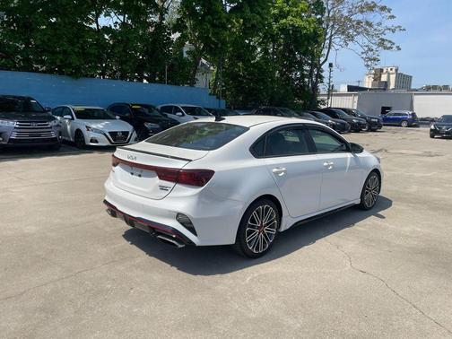 Snow White Pearl 2023 Kia Forte GT