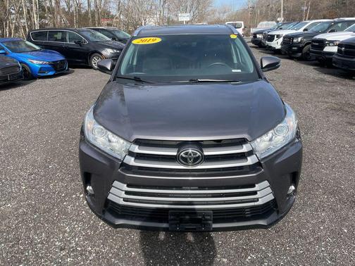 Predawn Gray Mica 2019 Toyota Highlander XLE
