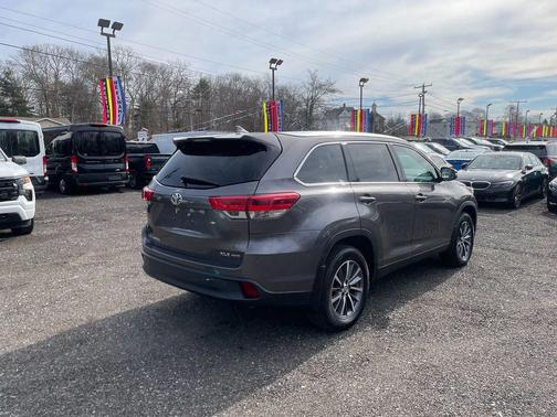 Predawn Gray Mica 2019 Toyota Highlander XLE