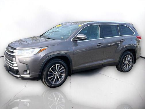 Predawn Gray Mica 2019 Toyota Highlander XLE