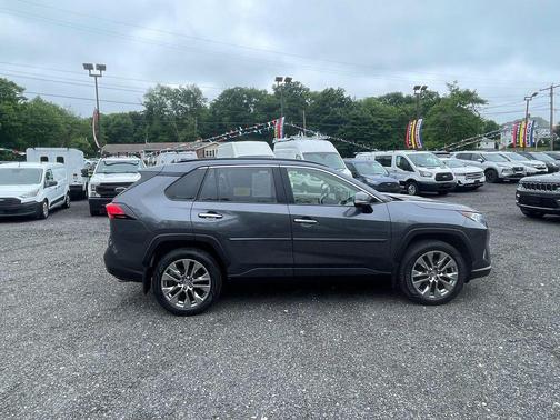Magnetic Gray Metallic 2019 Toyota RAV4 Limited
