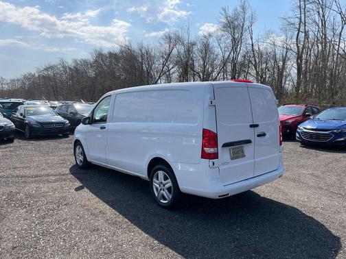 2017 Mercedes-Benz Metris Base