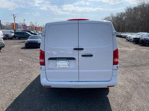 2017 Mercedes-Benz Metris Base