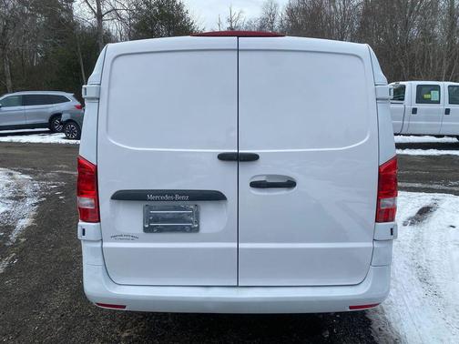 2017 Mercedes-Benz Metris Base