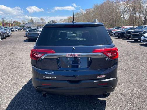 Dark Sapphire Blue Metallic 2017 GMC Acadia SLE-2