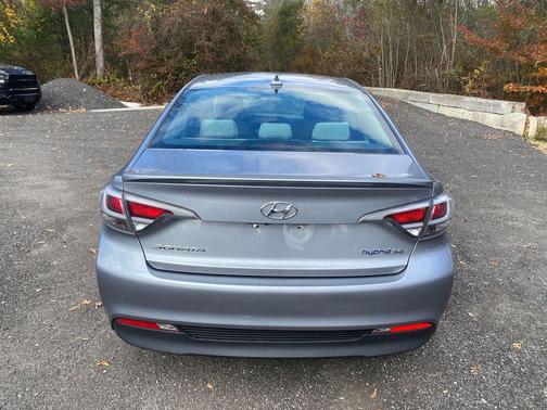 2016 Hyundai SONATA Hybrid SE