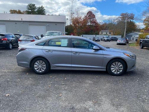 2016 Hyundai SONATA Hybrid SE