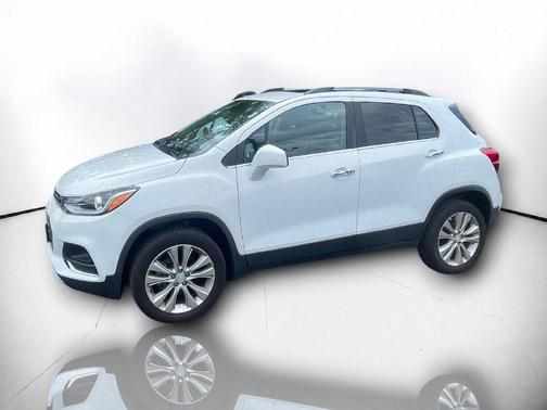 Summit White 2017 Chevrolet Trax Premier